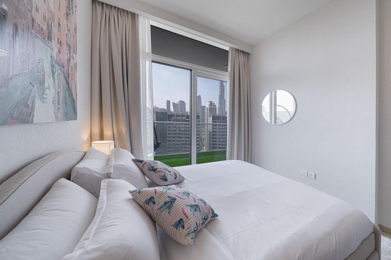 Alluring 1 Bd Apartment In Business Bay With Burj Khalifa View Дубай Екстериор снимка