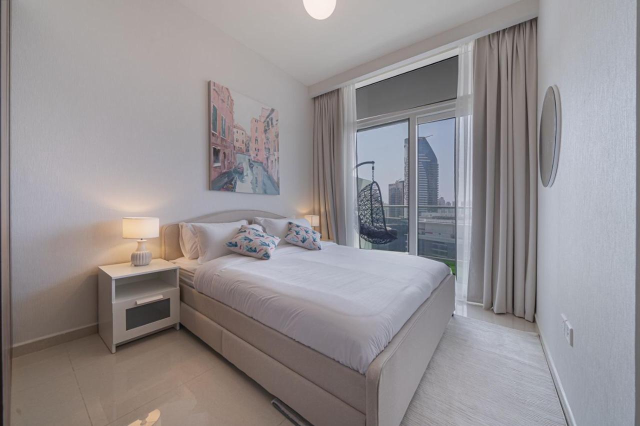 Alluring 1 Bd Apartment In Business Bay With Burj Khalifa View Дубай Екстериор снимка